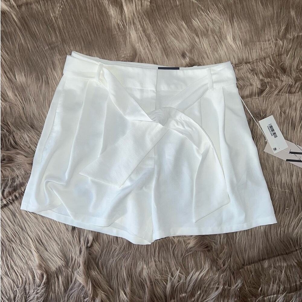 New Worthington Womens Pleated White Tie Shorts size 6